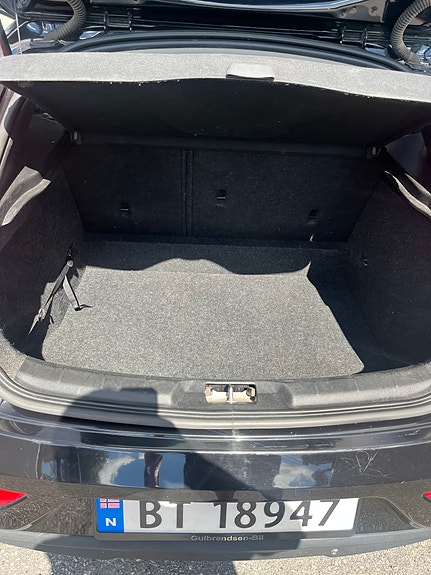Volvo V40 13 of 22