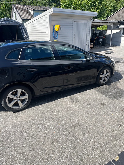 Volvo V40 9 of 22