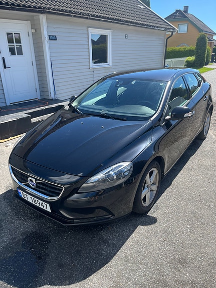 Volvo V40 12 of 22