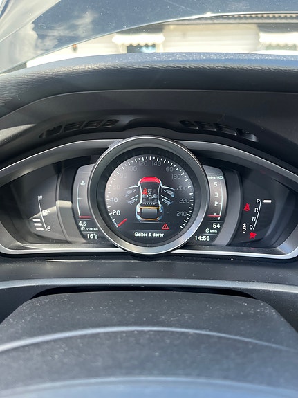 Volvo V40 17 of 22