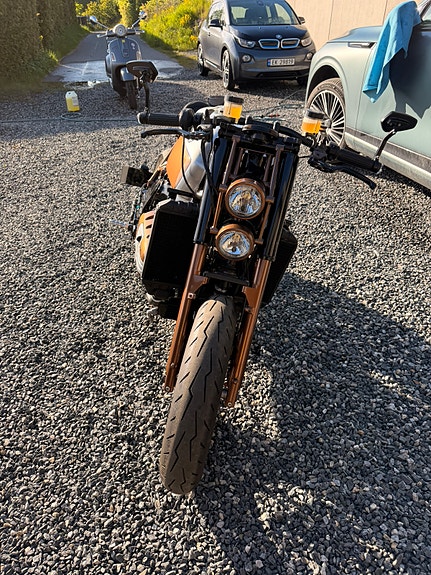 BMW K 1200 RS 2 of 5