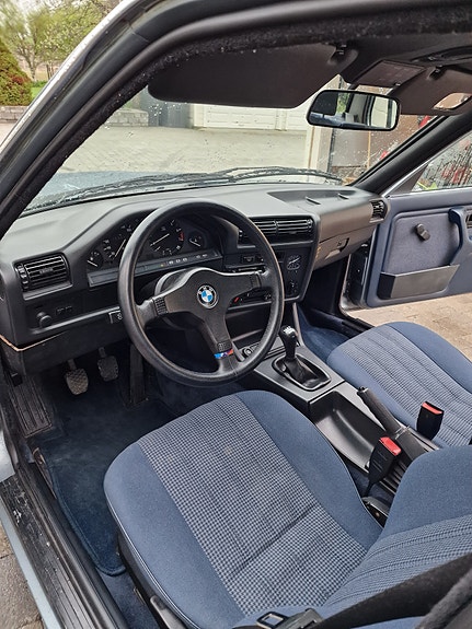 BMW 325i 5 of 5