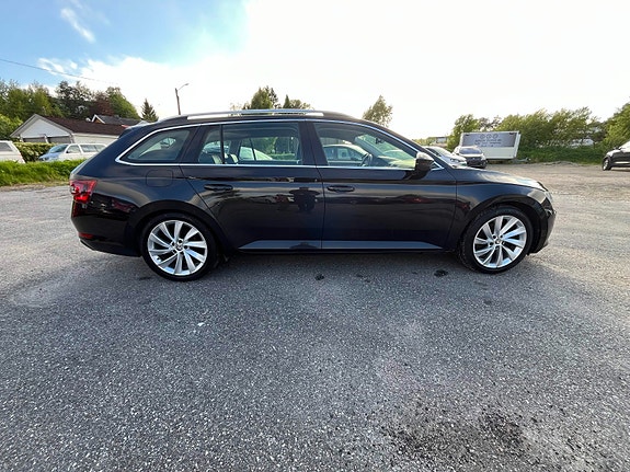 Skoda Superb 9 of 17