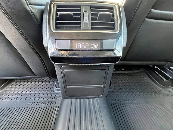 Skoda Superb 15 of 17