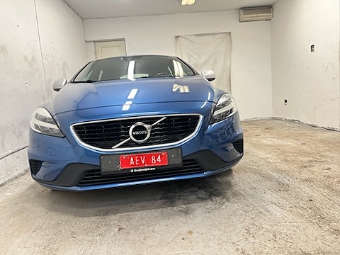 Volvo V40 2 of 5