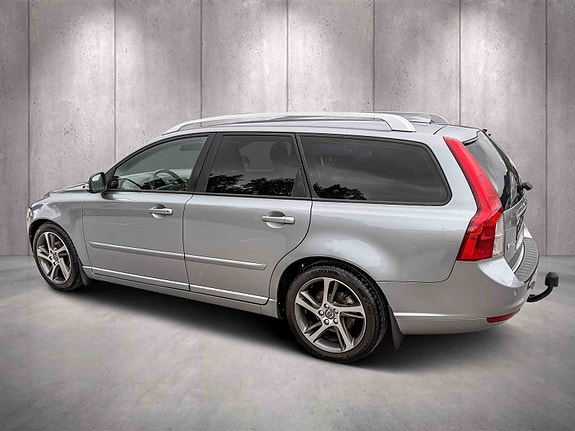 Volvo V50 3 of 5
