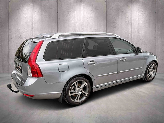 Volvo V50 4 of 5