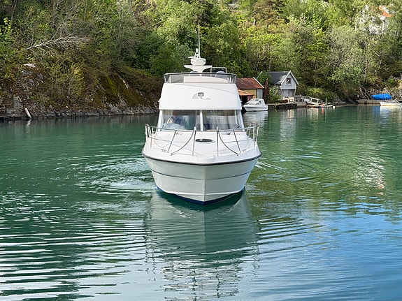 NB / Ardea 34 Fly – Sjøsterk familiebåt med Volvo D6-370 4 of 5