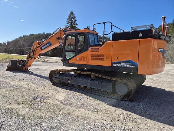 Doosan /develon dx300lc electric 3 of 5