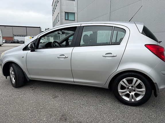 Opel Corsa 3 of 21