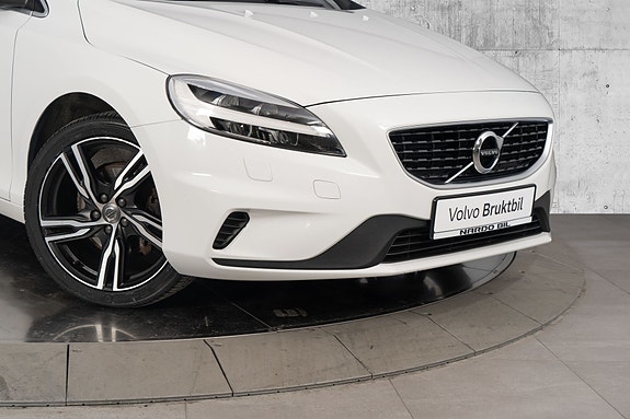 Volvo V40 3 of 5
