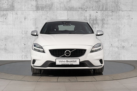 Volvo V40 4 of 5