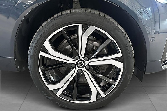 Volvo XC60 8 of 30