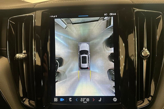 Volvo XC60 14 of 30