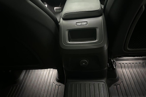 Volvo XC60 24 of 30