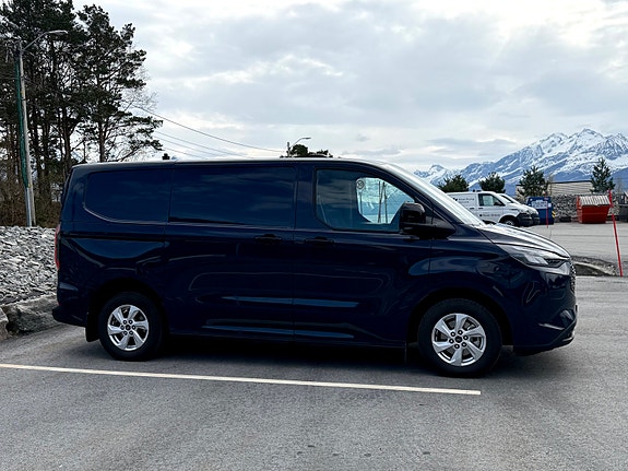 Ford Transit Custom 3 of 7