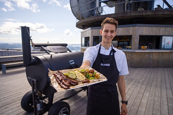 Uteservering med Grill & Smoker.