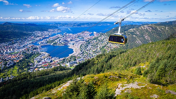 Ulriksbanen med Bergen i bakgrunnen.