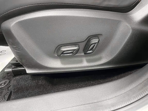 MG ZS EV 16 of 17