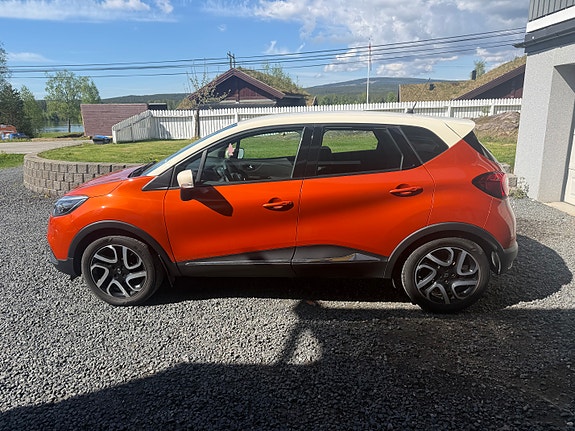 Renault Captur 2 of 5