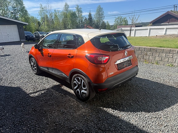 Renault Captur 3 of 5