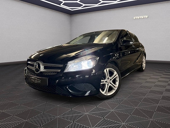 Mercedes-Benz A180 2 of 5