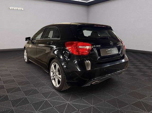 Mercedes-Benz A180 4 of 5