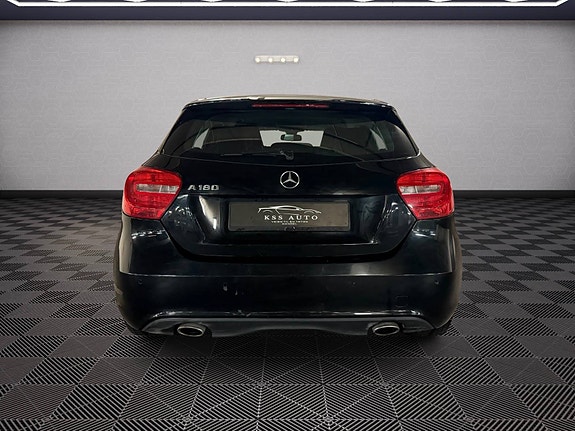 Mercedes-Benz A180 5 of 5