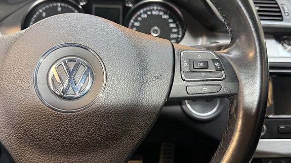 Volkswagen Passat Alltrack 29 of 30