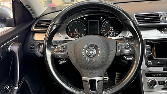 Volkswagen Passat Alltrack 27 of 30