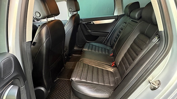 Volkswagen Passat Alltrack 19 of 30