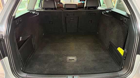 Volkswagen Passat Alltrack 21 of 30