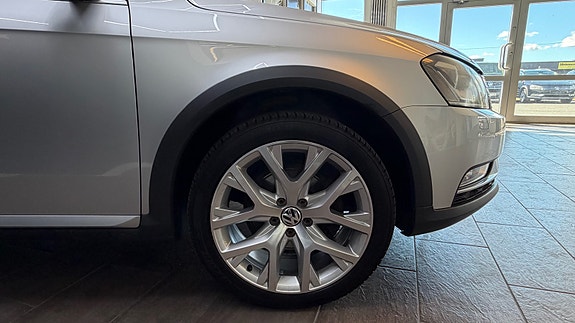 Volkswagen Passat Alltrack 4 of 5