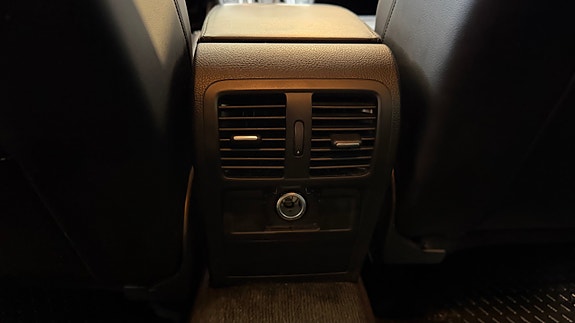 Volkswagen Passat Alltrack 23 of 30