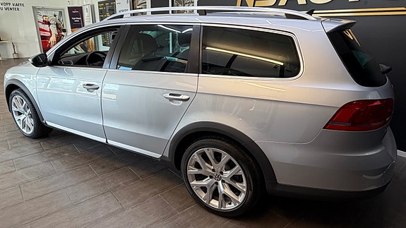 Volkswagen Passat Alltrack 8 of 30