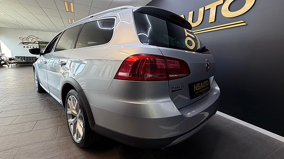 Volkswagen Passat Alltrack 7 of 30