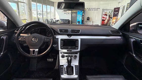 Volkswagen Passat Alltrack 26 of 30