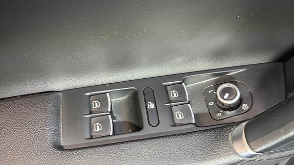 Volkswagen Passat Alltrack 30 of 30