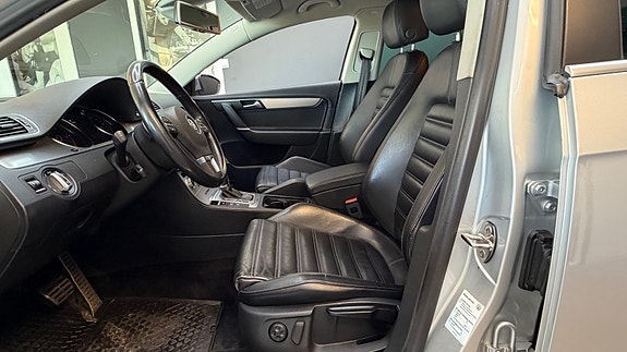 Volkswagen Passat Alltrack 15 of 30
