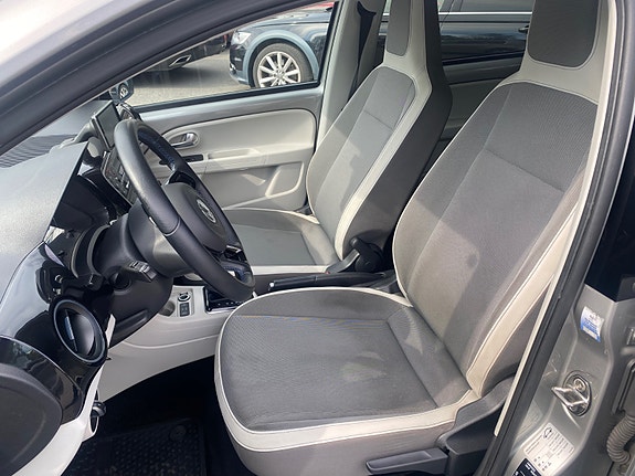 Volkswagen UP! 18 of 30