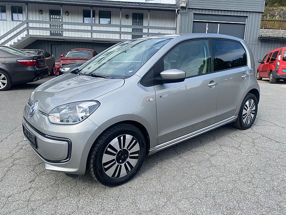 Volkswagen UP! 3 of 5