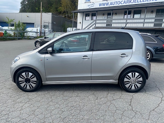 Volkswagen UP! 2 of 5