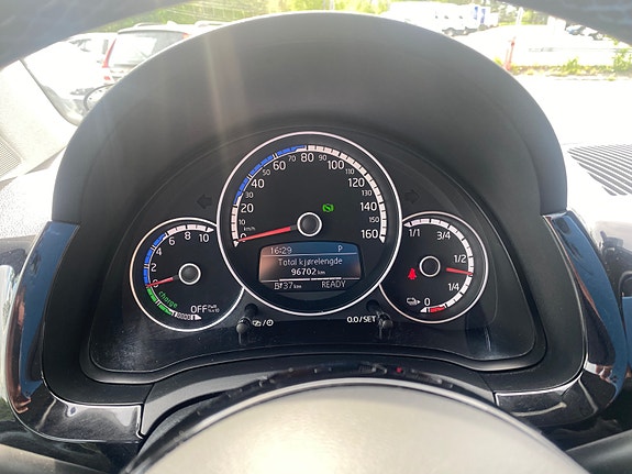 Volkswagen UP! 23 of 30