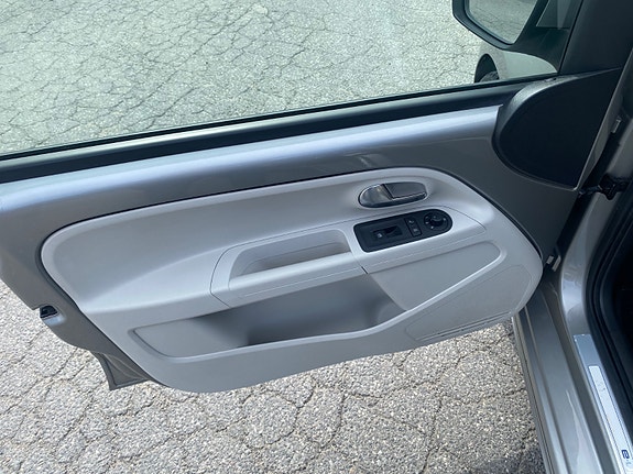 Volkswagen UP! 19 of 30