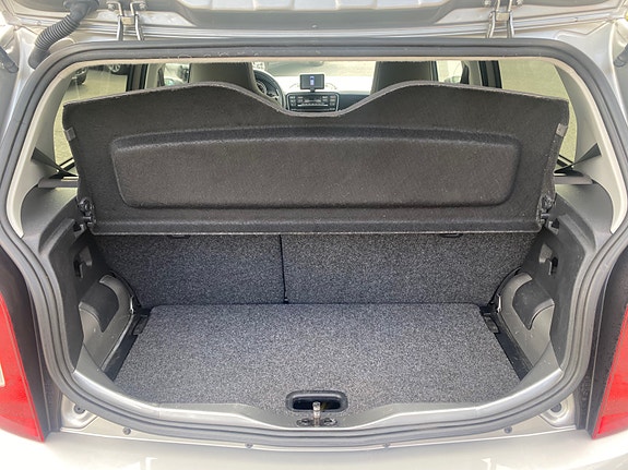 Volkswagen UP! 14 of 30