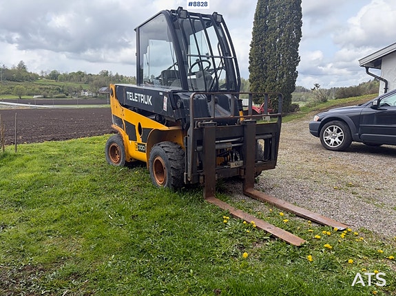 JCB Teletruk 30D 4x4 med snøskuffe og ny pallegaffel 3 of 5