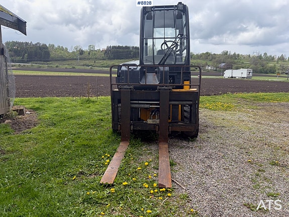 JCB Teletruk 30D 4x4 med snøskuffe og ny pallegaffel 2 of 5