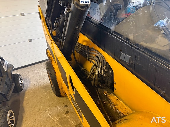 JCB Teletruk 30D 4x4 med snøskuffe og ny pallegaffel 25 of 27