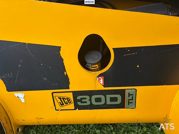 JCB Teletruk 30D 4x4 med snøskuffe og ny pallegaffel 12 of 27