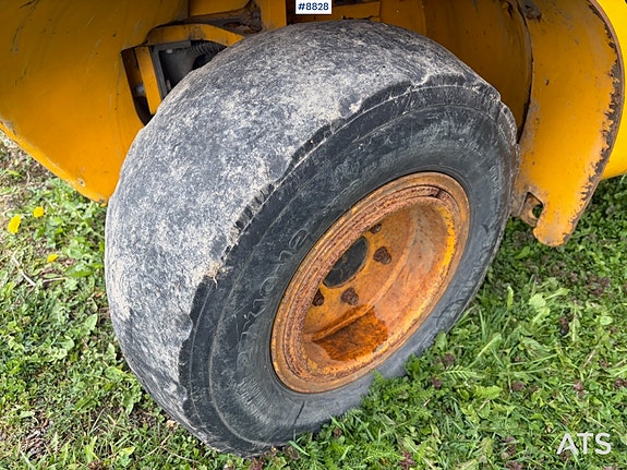 JCB Teletruk 30D 4x4 med snøskuffe og ny pallegaffel 13 of 27